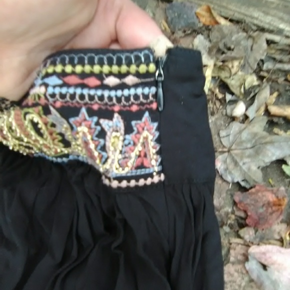 Forever 21 pleated skirt with beaded waistband - Picture 6 of 6